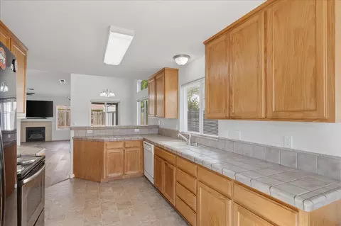 Kitchen - 988 Monterey St, Madera, CA 93637 photo 3 of 4