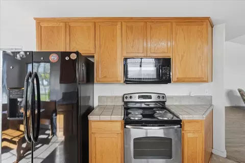 Kitchen - 988 Monterey St, Madera, CA 93637 photo 4 of 4