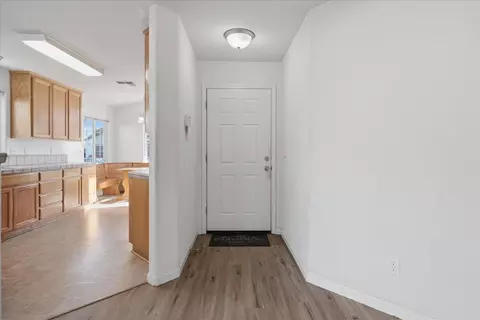 Entry Way - 988 Monterey St, Madera, CA 93637 photo 1 of 2