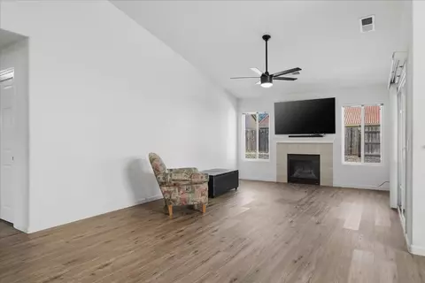 Living - 988 Monterey St, Madera, CA 93637 photo 1 of 3