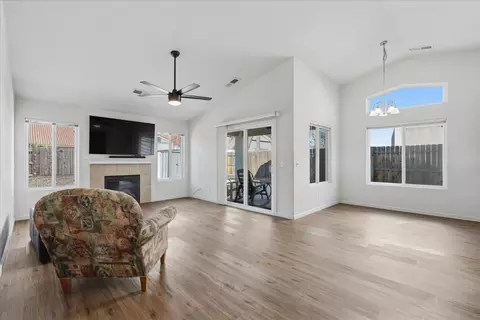 Living - 988 Monterey St, Madera, CA 93637 photo 2 of 3