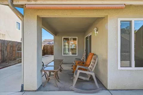 Exterior - 988 Monterey St, Madera, CA 93637 photo 5 of 10