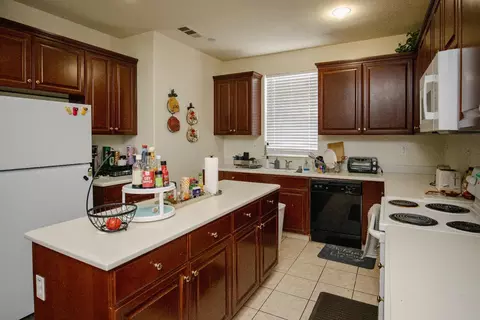 1361 Carlsbad Dr, Merced, CA 95348 photo 5