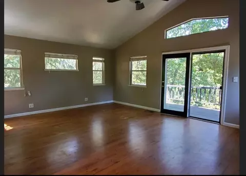 Living - 949 Bliss Ct, Placerville, CA 95667 photo 4 of 6