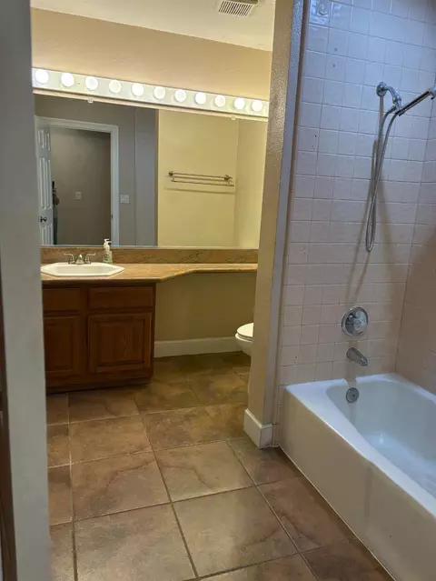 Bath - 4221 Waymar Ct, Carmichael, CA 95608 photo 5 of 5
