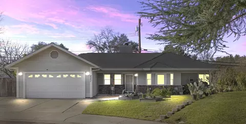 4221 Waymar Ct, Carmichael, CA 95608