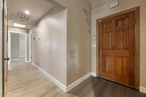 Entry Way - 4221 Waymar Ct, Carmichael, CA 95608 photo 3 of 14