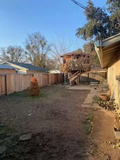 Exterior - 2005 Althoff Way, Modesto, CA 95355 photo 4 of 5