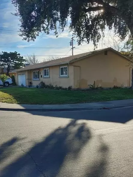Exterior - 2005 Althoff Way, Modesto, CA 95355 photo 2 of 5