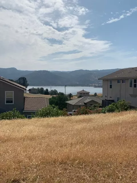 25 Woodpecker Ct, Valley Springs, CA 95252
