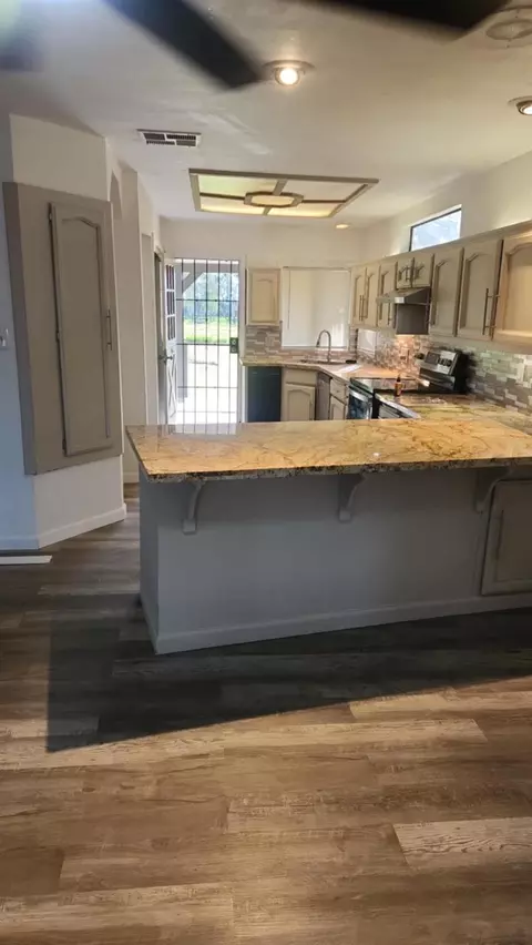 Kitchen - 602 Spruce Rd, Exeter, CA 93221 photo 2 of 2