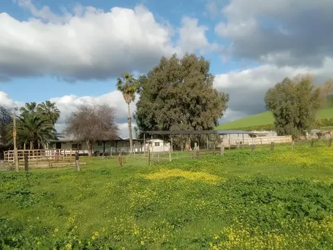Exterior - 602 Spruce Rd, Exeter, CA 93221 photo 5 of 11