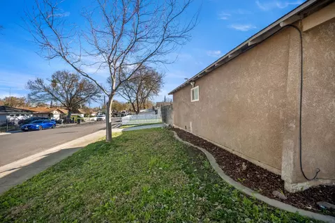 Exterior - 120 Eula Dr, Modesto, CA 95354 photo 3 of 7