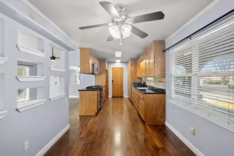 Entry Way - 120 Eula Dr, Modesto, CA 95354 photo 3 of 4