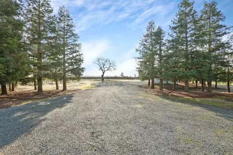 Exterior - 16025 E Harney Ln, Lodi, CA 95240 photo 11 of 18