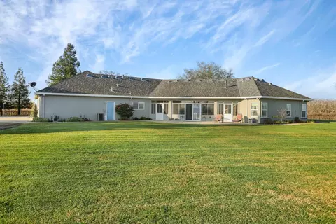 Exterior - 16025 E Harney Ln, Lodi, CA 95240 photo 9 of 18
