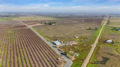 View/Area - 16025 E Harney Ln, Lodi, CA 95240 photo 2 of 10