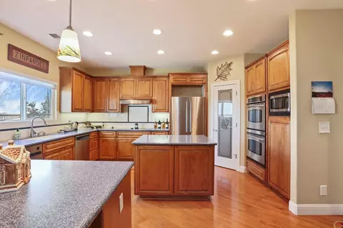 Kitchen - 16025 E Harney Ln, Lodi, CA 95240 photo 2 of 6