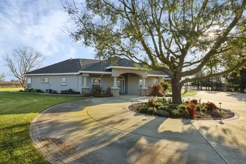 Exterior - 16025 E Harney Ln, Lodi, CA 95240 photo 6 of 18