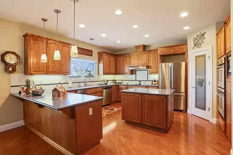 Kitchen - 16025 E Harney Ln, Lodi, CA 95240 photo 1 of 6