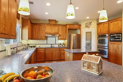 Kitchen - 16025 E Harney Ln, Lodi, CA 95240 photo 6 of 6