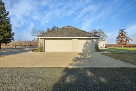 Exterior - 16025 E Harney Ln, Lodi, CA 95240 photo 10 of 18
