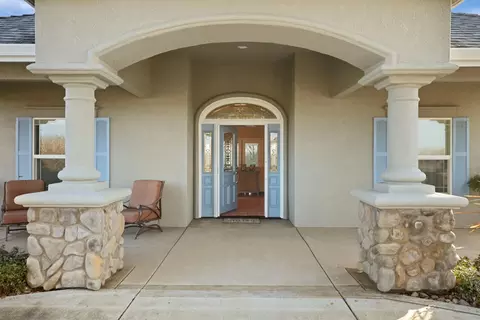 Entry Way - 16025 E Harney Ln, Lodi, CA 95240 photo 1 of 3