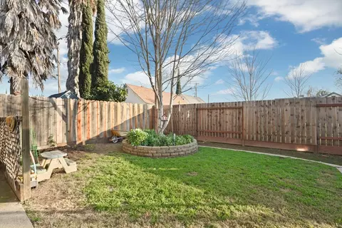 Exterior - 1000 S Central Ave, Lodi, CA 95240 photo 7 of 7