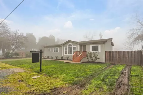 8936 W Pine St, Thornton, CA 95686 photo 3
