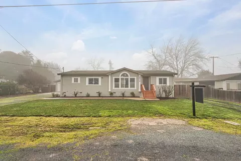 8936 W Pine St, Thornton, CA 95686 photo 2
