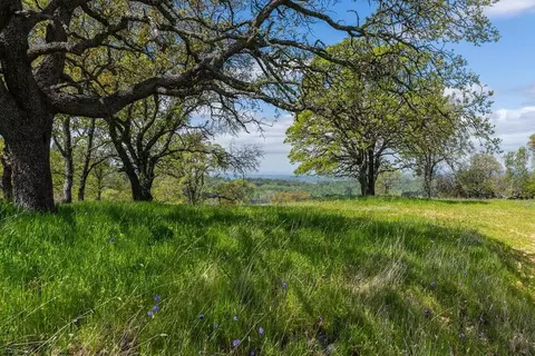 10859 Sunset Dr, Sutter Creek, CA 95685