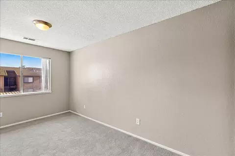 Bedroom - 495 Cherry Ln #G, Manteca, CA 95337 photo 4 of 6