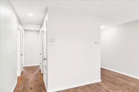 Entry Way - 495 Cherry Ln #G, Manteca, CA 95337 photo 2 of 2