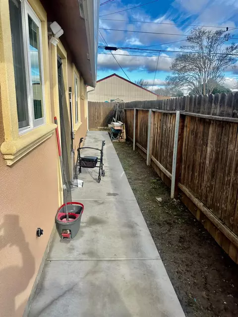 Exterior - 609 Kettleman, Lodi, CA 95240 photo 17 of 20