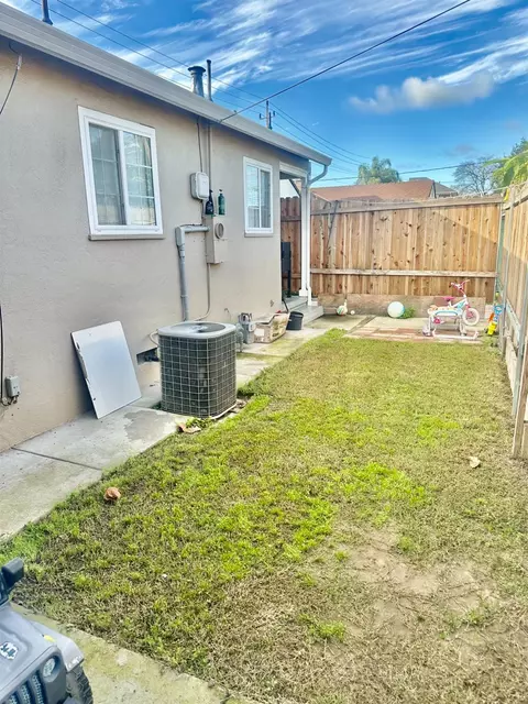 Exterior - 609 Kettleman, Lodi, CA 95240 photo 18 of 20