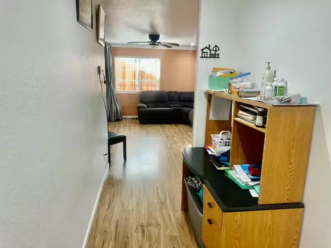 Entry Way - 609 Kettleman, Lodi, CA 95240 photo 2 of 5
