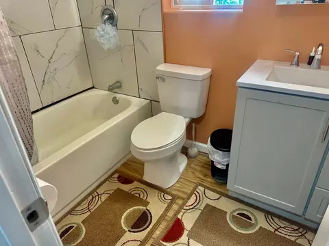 Bath - 609 Kettleman, Lodi, CA 95240 photo 6 of 11
