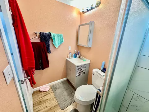 Bath - 609 Kettleman, Lodi, CA 95240 photo 10 of 11