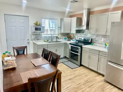 Kitchen - 609 Kettleman, Lodi, CA 95240 photo 4 of 5