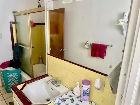 Bath - 609 Kettleman, Lodi, CA 95240 photo 3 of 11