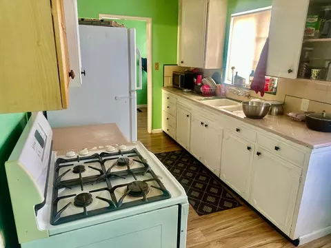 Kitchen - 609 Kettleman, Lodi, CA 95240 photo 2 of 5