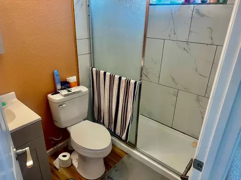 Bath - 609 Kettleman, Lodi, CA 95240 photo 9 of 11