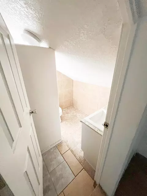 Bath - 15731 Andrus Island Rd, Isleton, CA 95641 photo 1 of 7