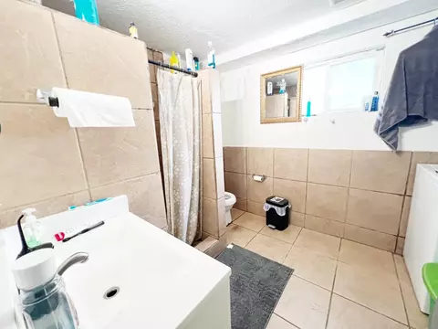 Bath - 15731 Andrus Island Rd, Isleton, CA 95641 photo 4 of 7