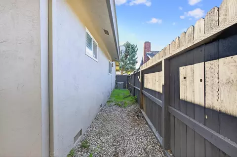Exterior - 2337 Corbin Ln, Lodi, CA 95242 photo 9 of 10