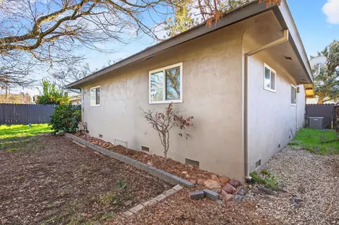 Exterior - 2337 Corbin Ln, Lodi, CA 95242 photo 7 of 10