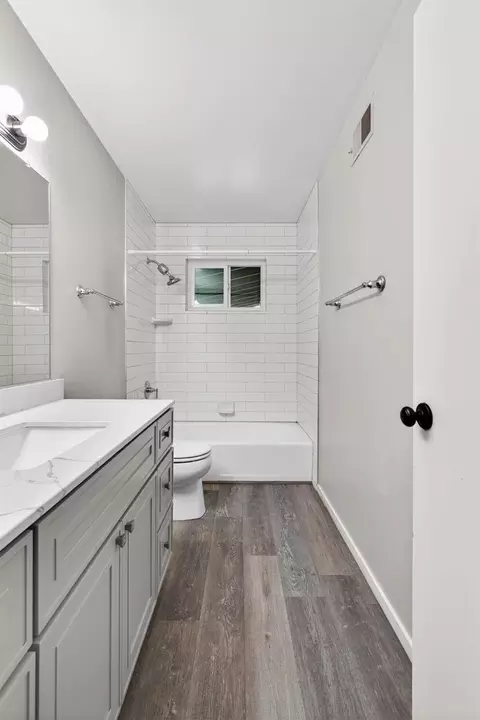 Bath - 2337 Corbin Ln, Lodi, CA 95242 photo 2 of 5