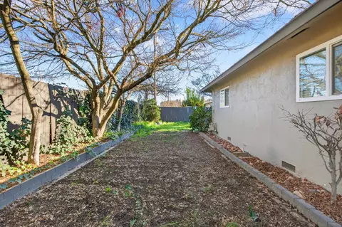 Exterior - 2337 Corbin Ln, Lodi, CA 95242 photo 8 of 10