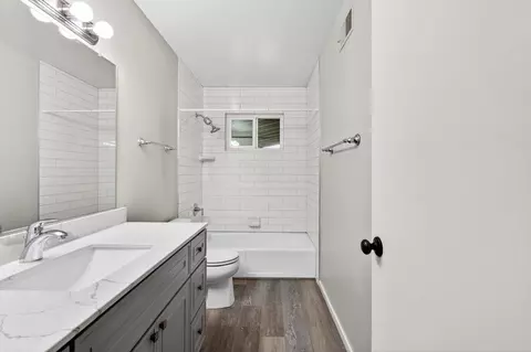 Bath - 2337 Corbin Ln, Lodi, CA 95242 photo 3 of 5