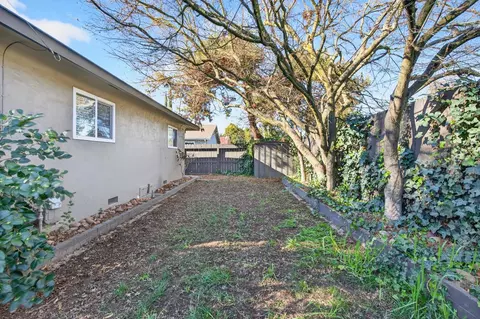 Exterior - 2337 Corbin Ln, Lodi, CA 95242 photo 6 of 10